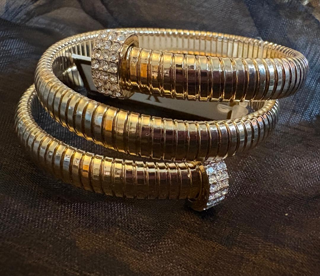 Costume-Gold Bracelet